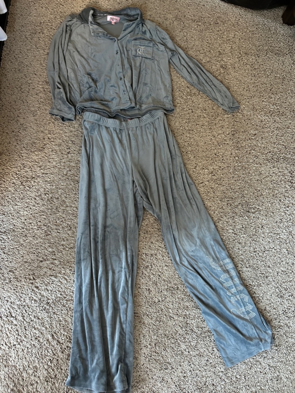 Juicy Couture Gray Velour pajamaSet bling
